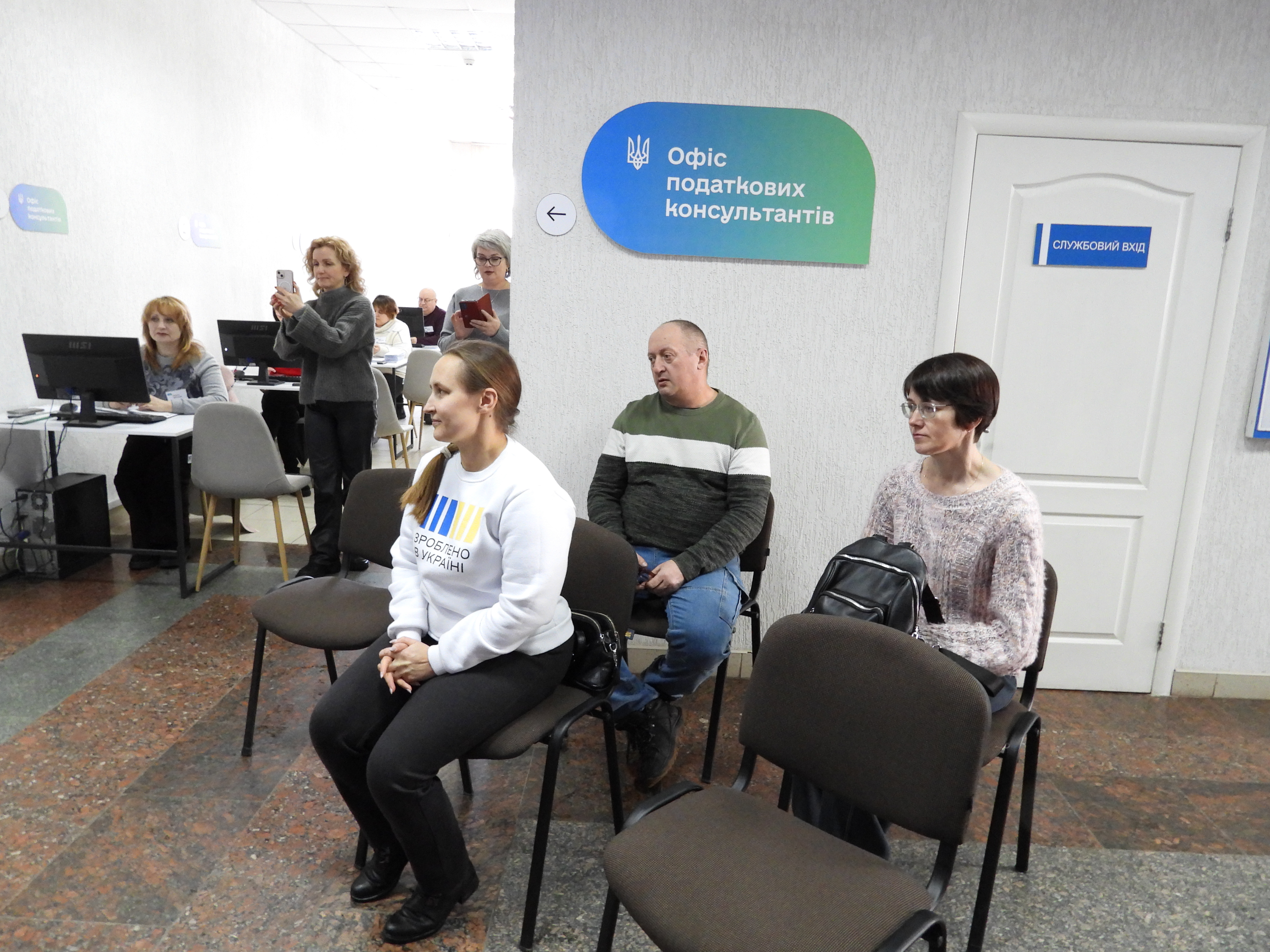      В Офісі податкових консультантів Головного управління ДПС у Кіровоградській області презентували новий сервіс. Фото № 6/5